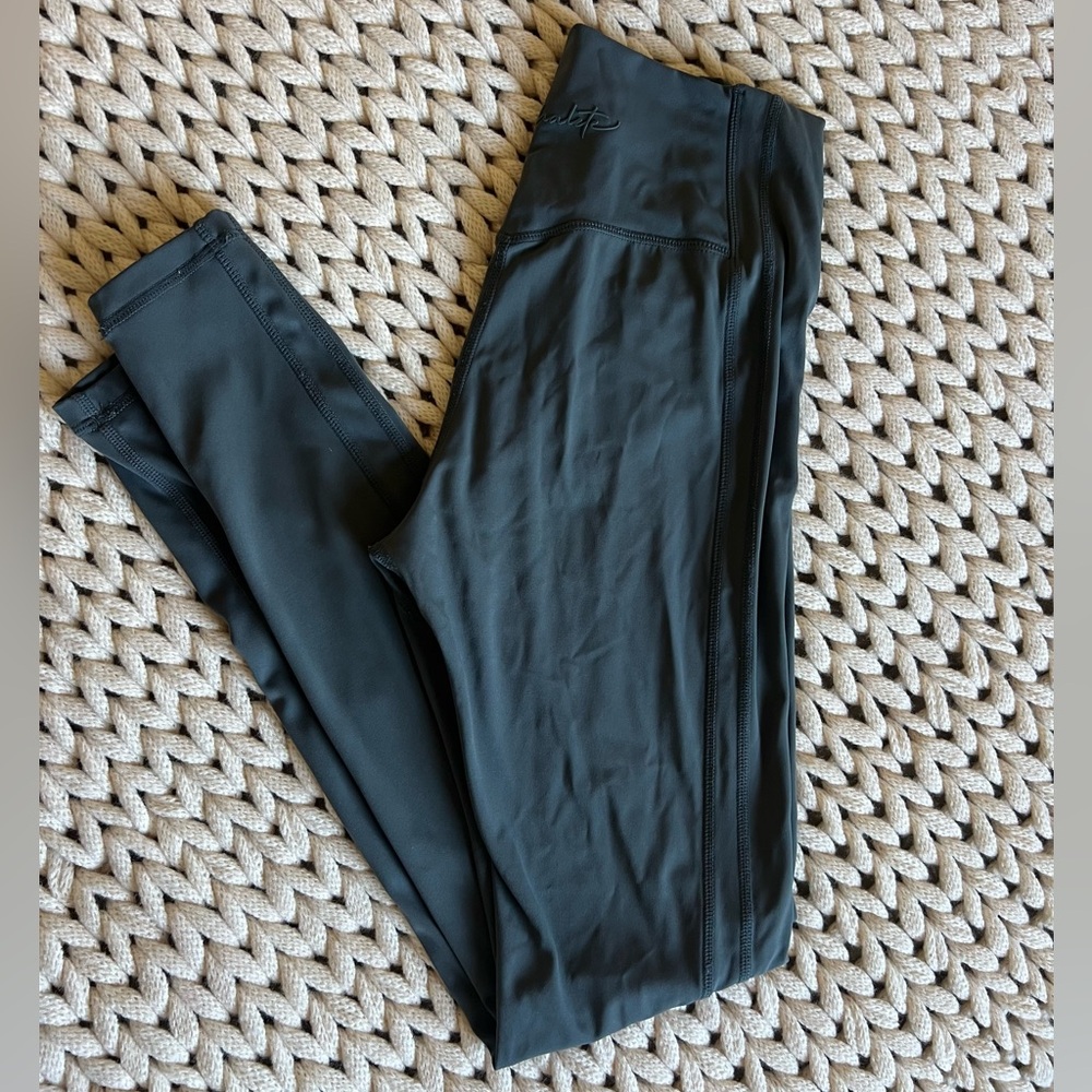 Alphalete pulse kinetic leggings porcelain gray medium